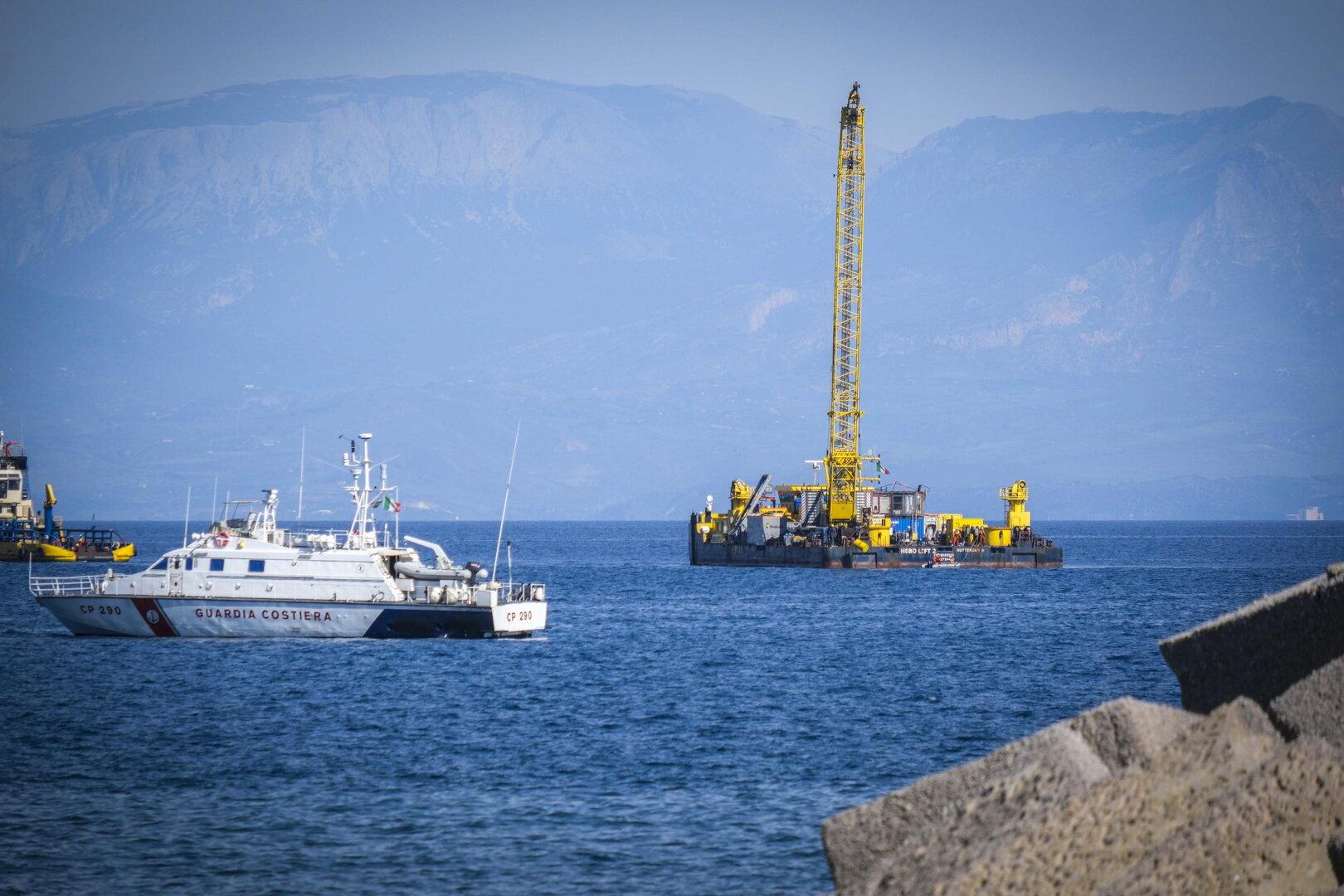 Neun Monate liegt die „Bayesian“ schon vor Sizilien auf dem Grund des Mittelmeers. Die Bergungsarbeiten der Luxusjacht werden am Donnerstag wieder fortgesetzt.