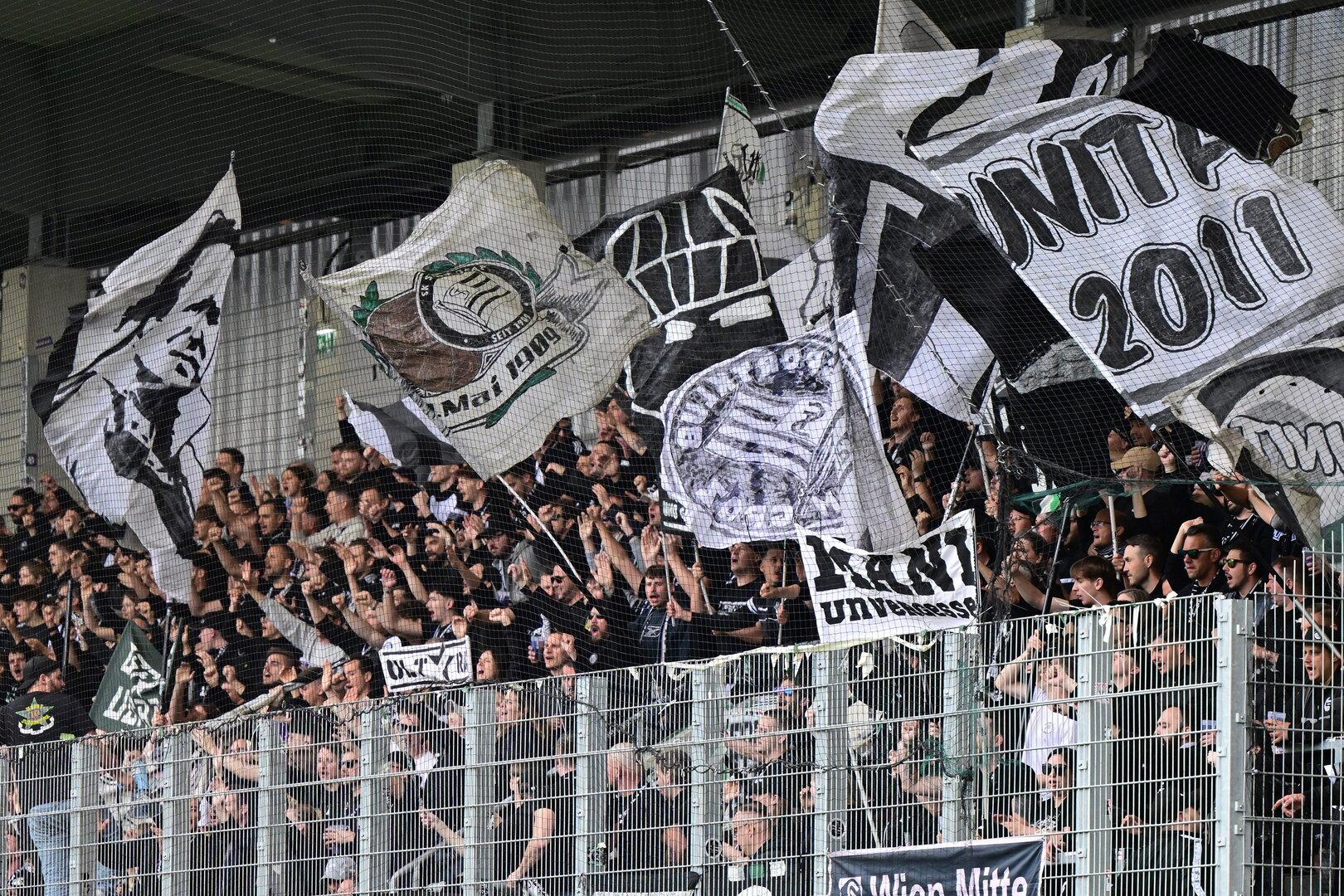 Der Schal bleibt draußen: Keine Fan-Utensilien für viele Sturm-Anhänger