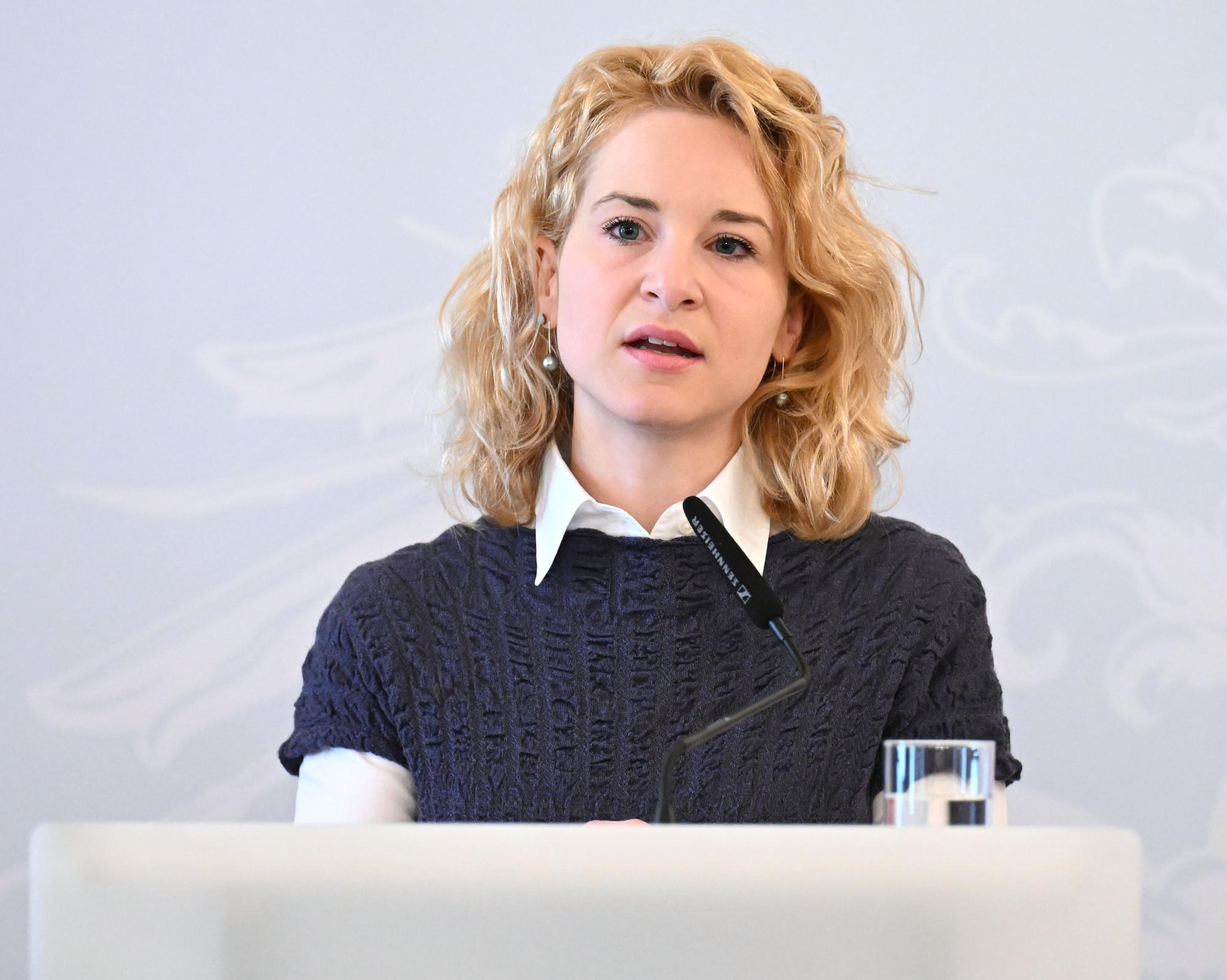 Holzleitner vs. Karner: SPÖ-Frauenministerin verurteilt Treffen mit Taliban