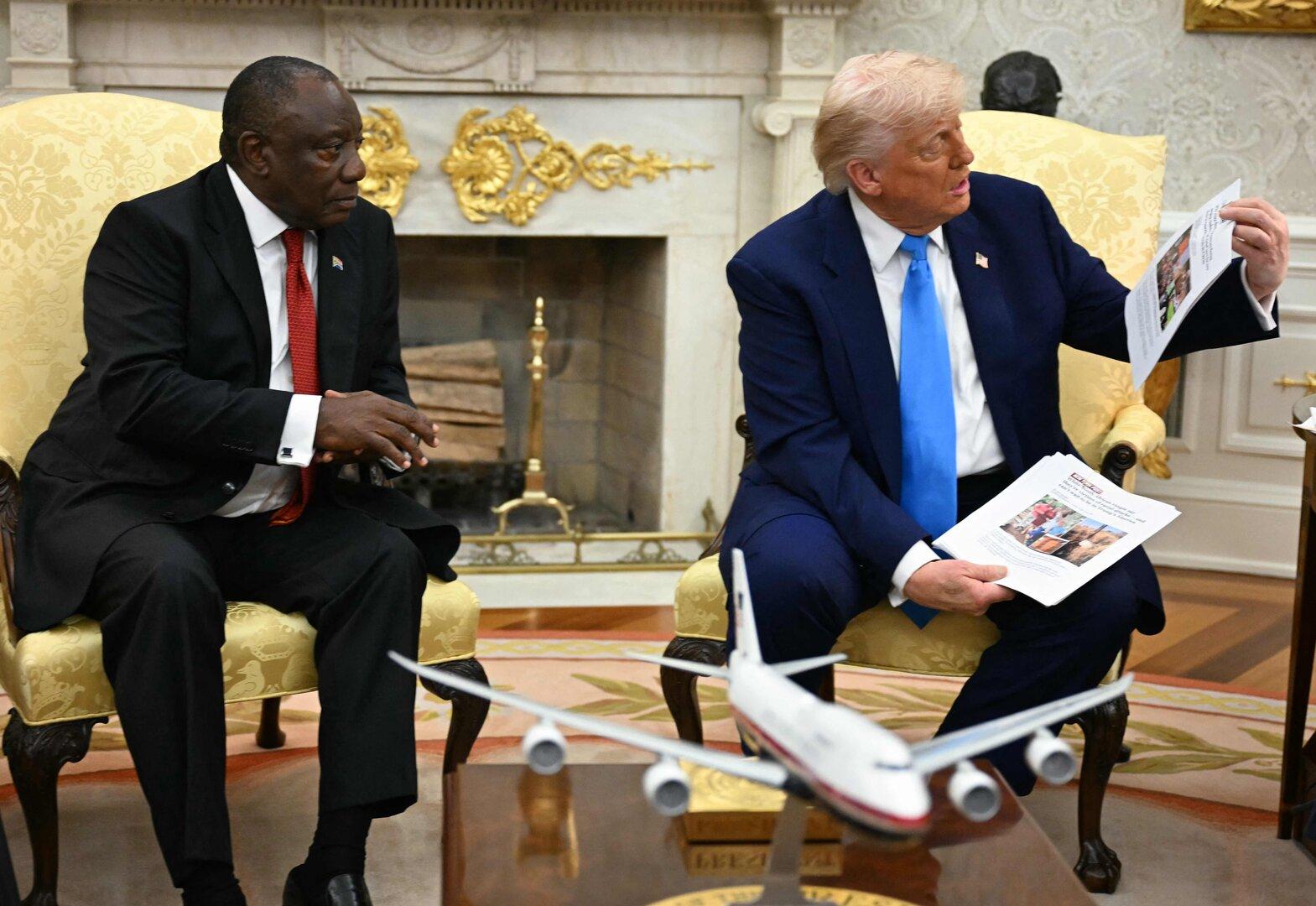 "Genozid" an weißen Bauern? Trump führt Südafrikas Präsidenten vor