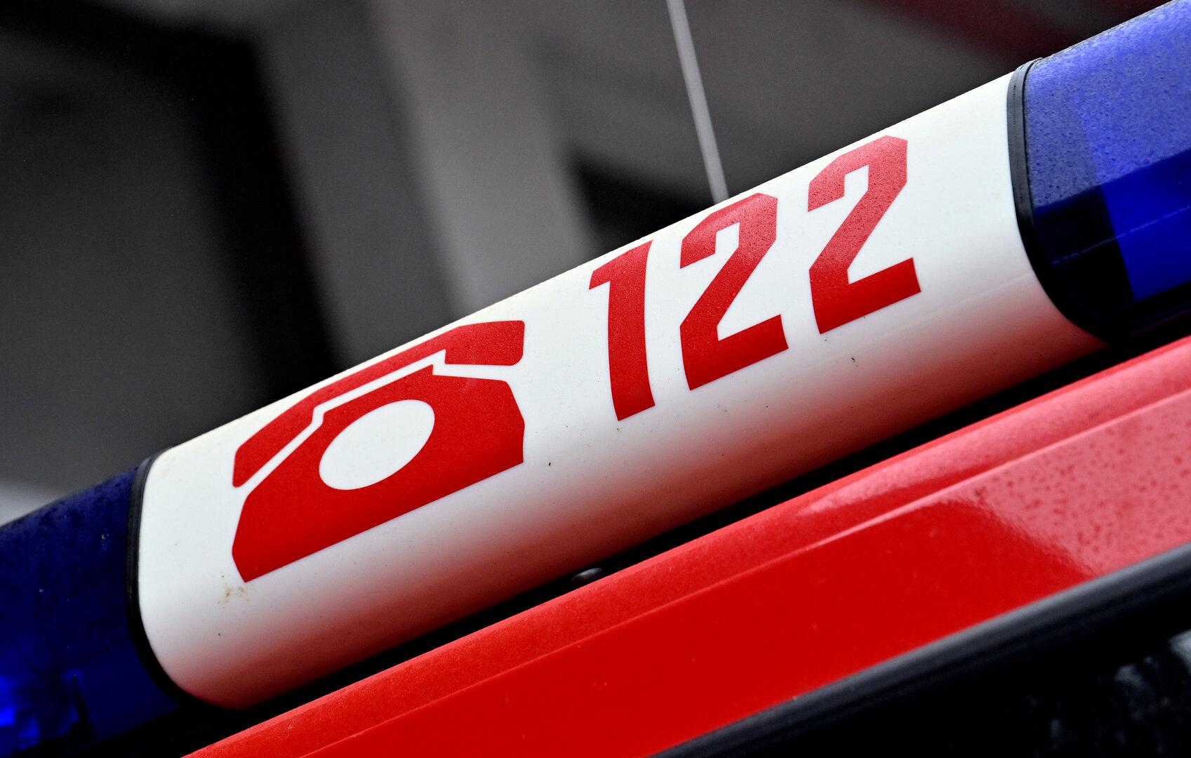 Auto stürzt in Hallstatt in Bach: Vier Verletzte