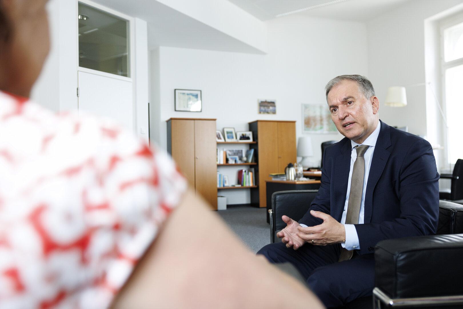 Deutscher Botschafter: "Ein Signal, dass Deutschland darauf achtet, wer ins Land kommt"