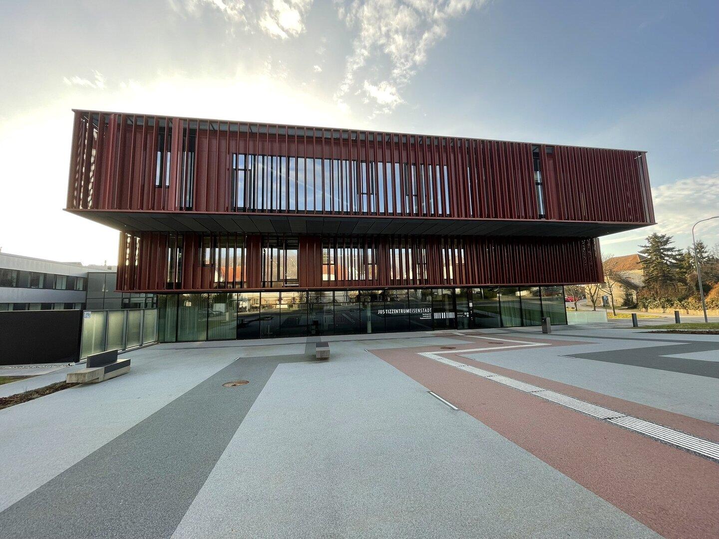 Burgenland Energie zmagal na sodišču v 93 primerih, odvetnik Zanger mora plačati.