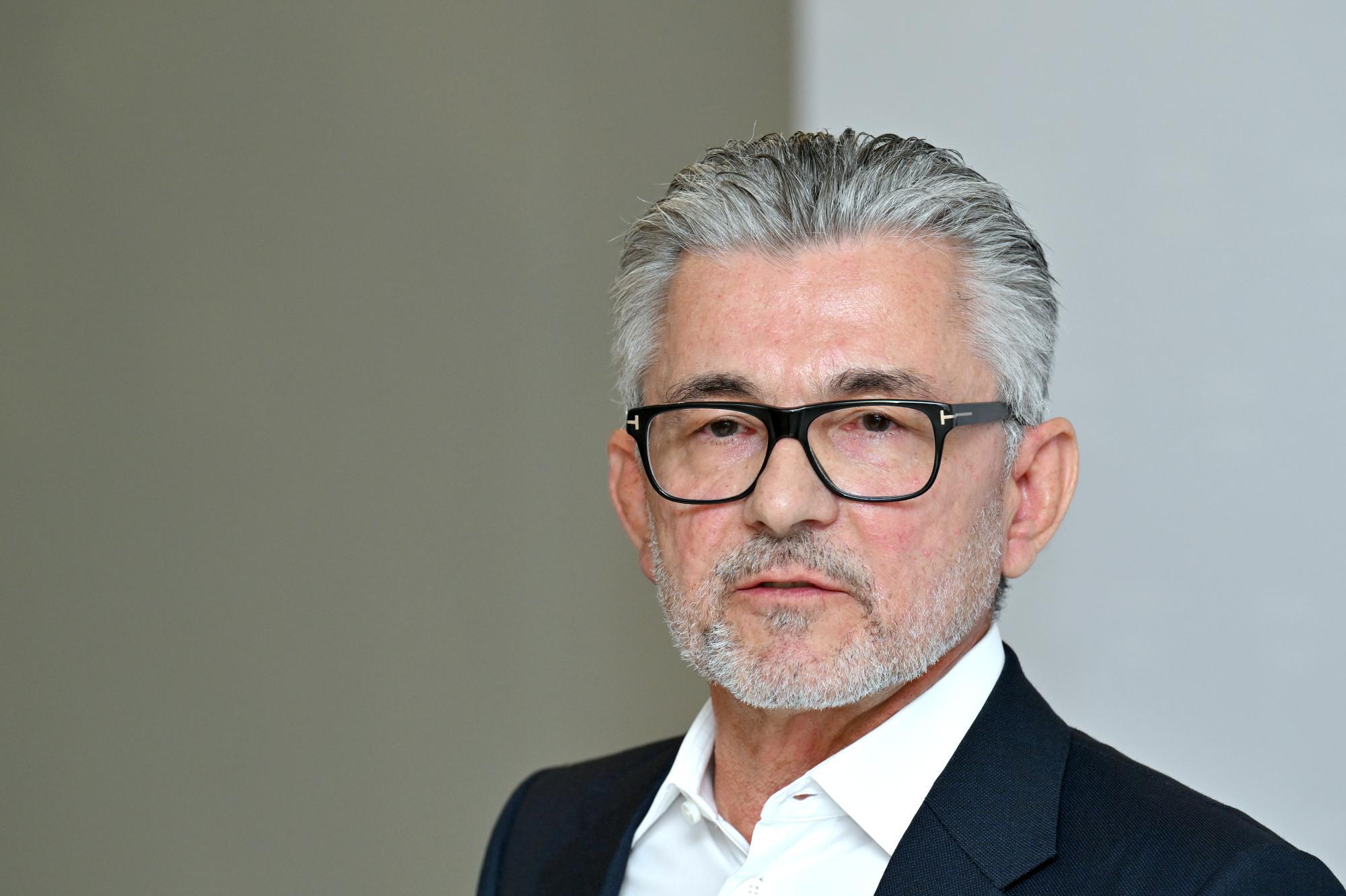 Eibensteiner bei einer Pressekonferenz des BMAW.