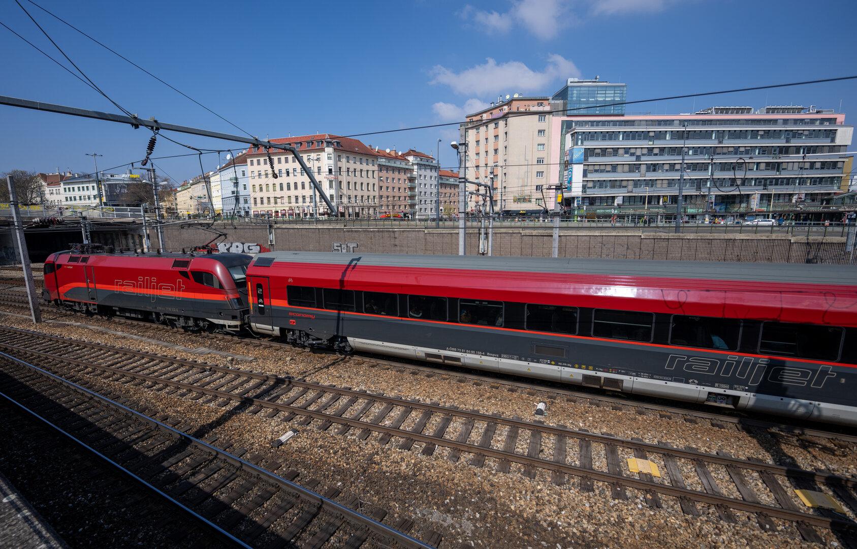 Verfrühte Zugabfahrt: Fahrgäste haben Anspruch auf Entschädigung