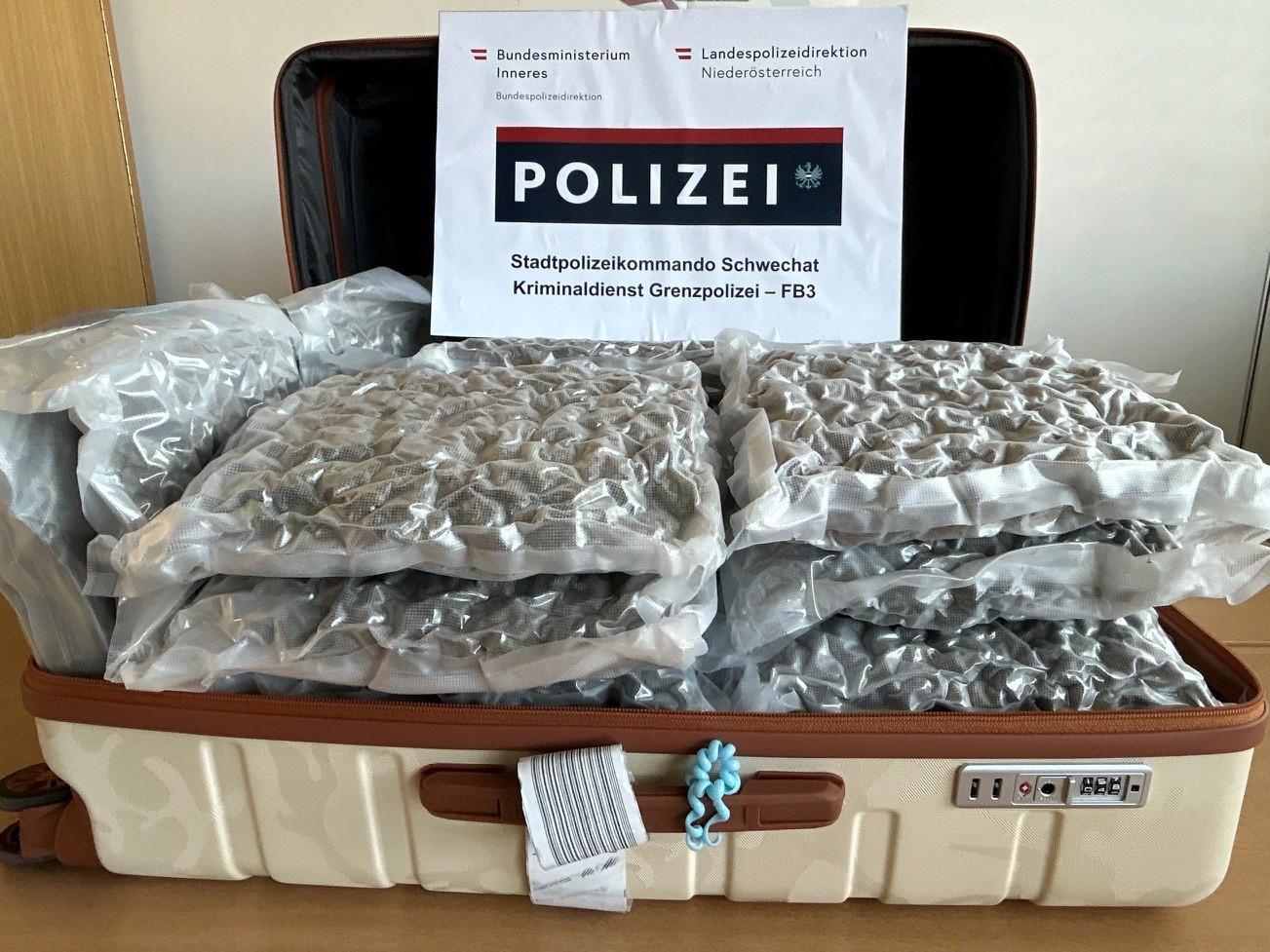 16 Kilogramm Cannabiskraut in Koffer auf Flughafen Wien entdeckt