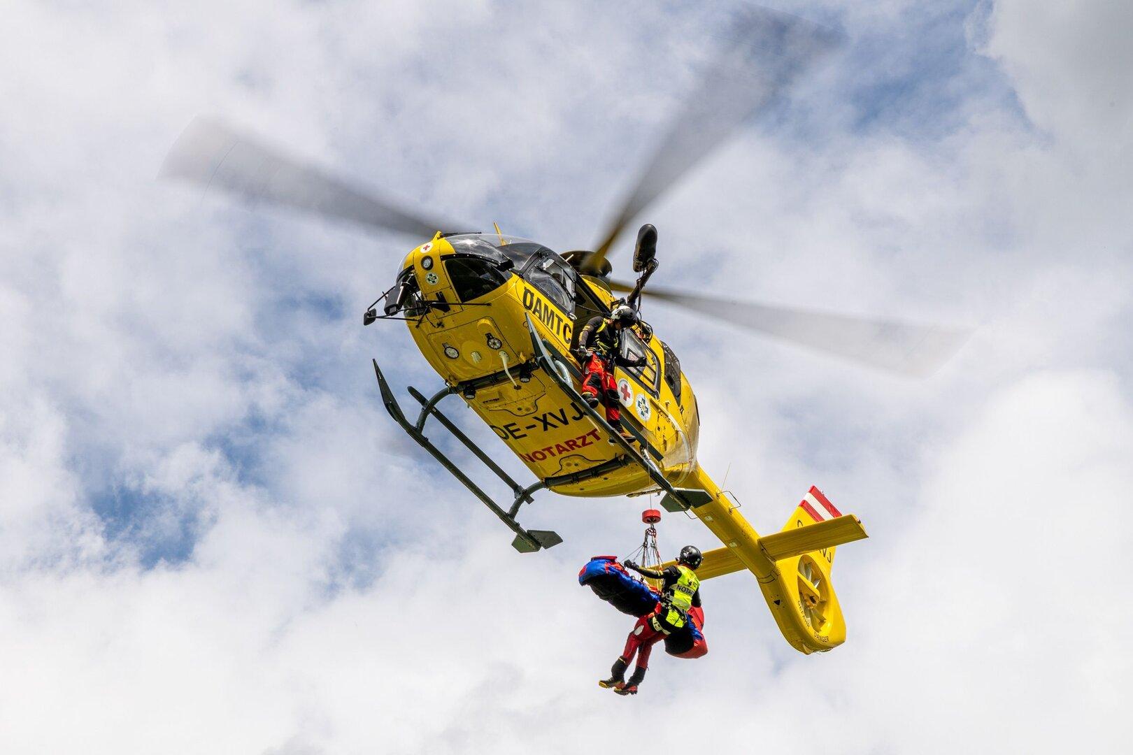Traktor stürzte in Steiermark ab: Bub (7) wurde schwer verletzt