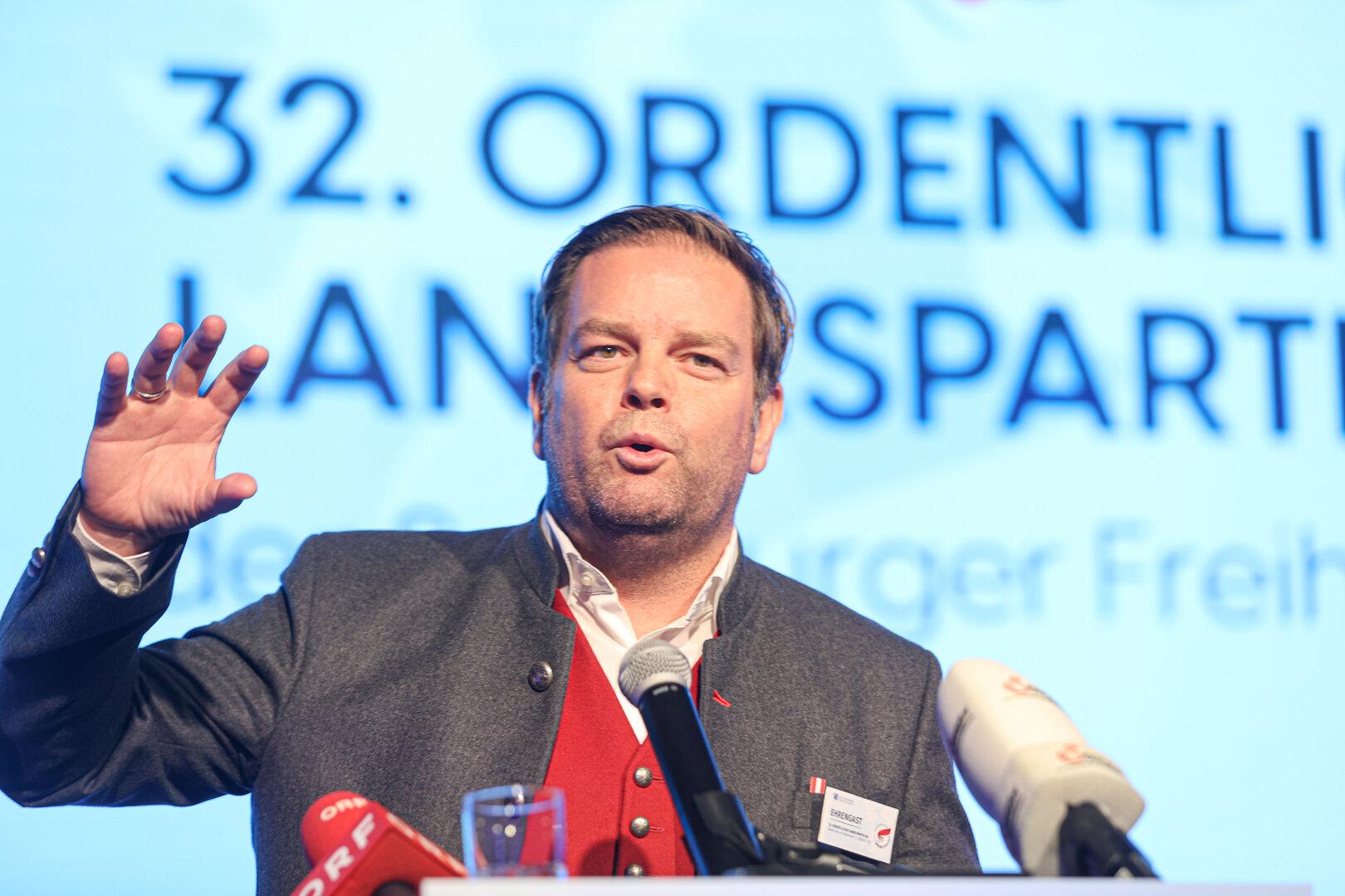 Avstrijski tožilec sprožil preiskavo proti tirolskemu vodji FPÖ zaradi domnevnega podpihovanja sovraštva