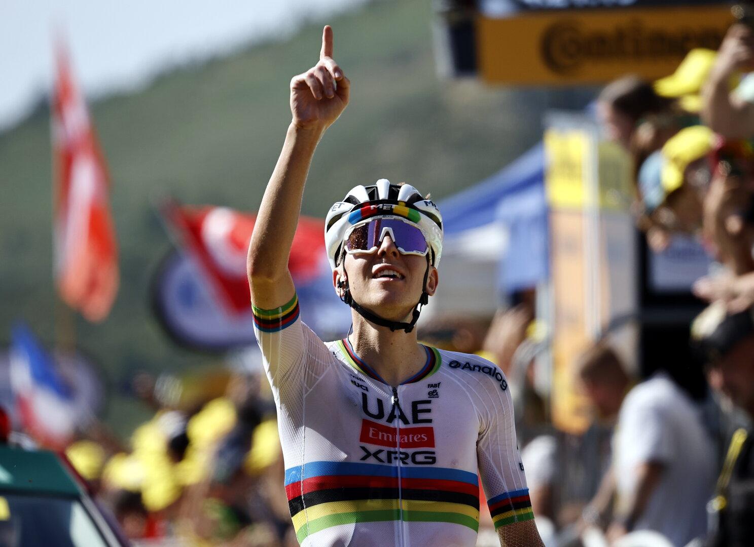 Pogacar zmagal na dvanajsti etapi Toura in prevzel rumeno majico, Lipowitz tretji