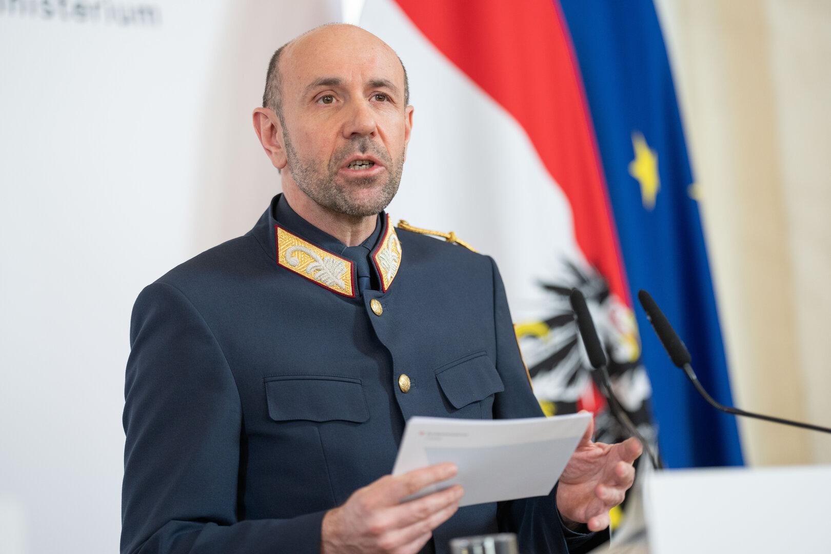 Franzu Rufu podaljšali mandat generalnega direktorja za javno varnost