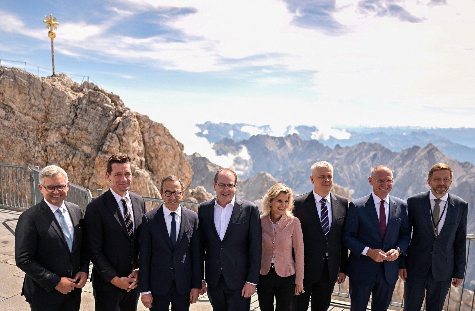 Treffen auf der Zugspitze: Innenminister setzen auf harten Asylkurs
