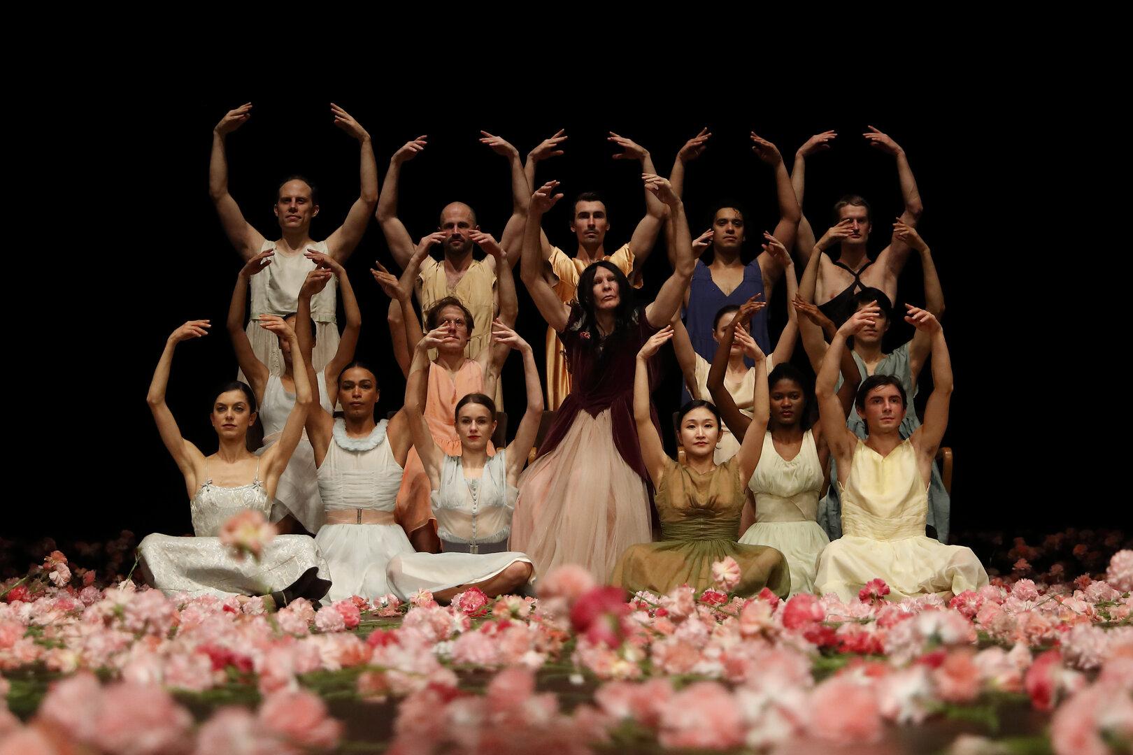 „Frau Bausch wollte das so haben“: Der Klassiker "Nelken" bei ImPulsTanz