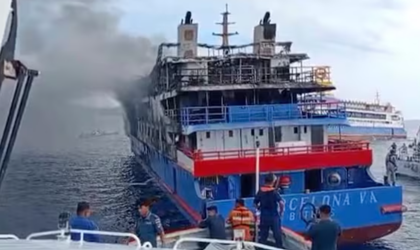 Brennende Fähre vor Urlaubsinsel: Mehrere Personen kommen zu Tode
