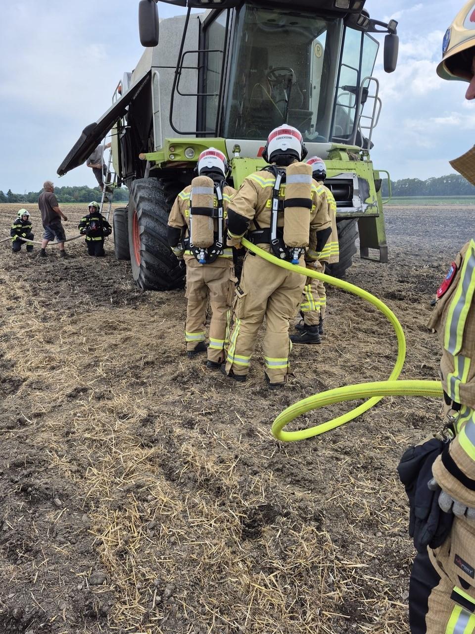 Gasilci preprečili obsežen požar mähdrescherja v Ebreichsdorfu