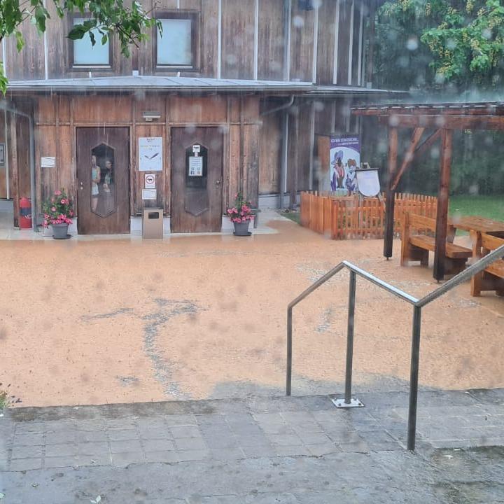 Unwettereinsatz: Amethyst Welt Maissau wurde überflutet