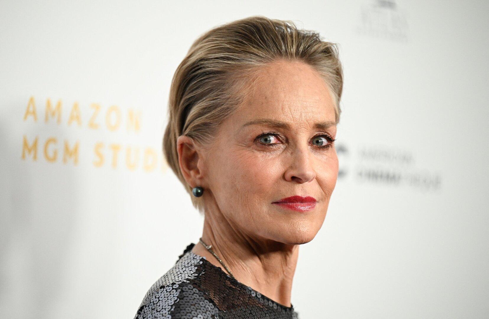 Sharon Stone žaluje za materjo Dorothy Marie Stone