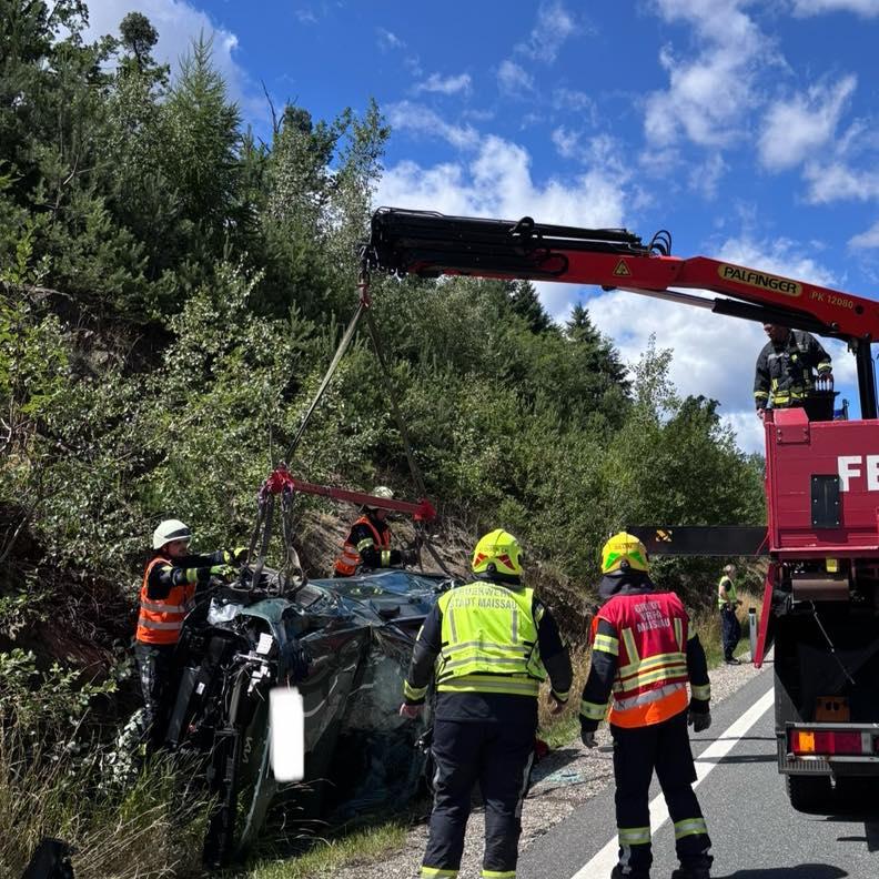 Glück im Unglück in Maissau: Rettung kam zufällig an Unfallauto vorbei