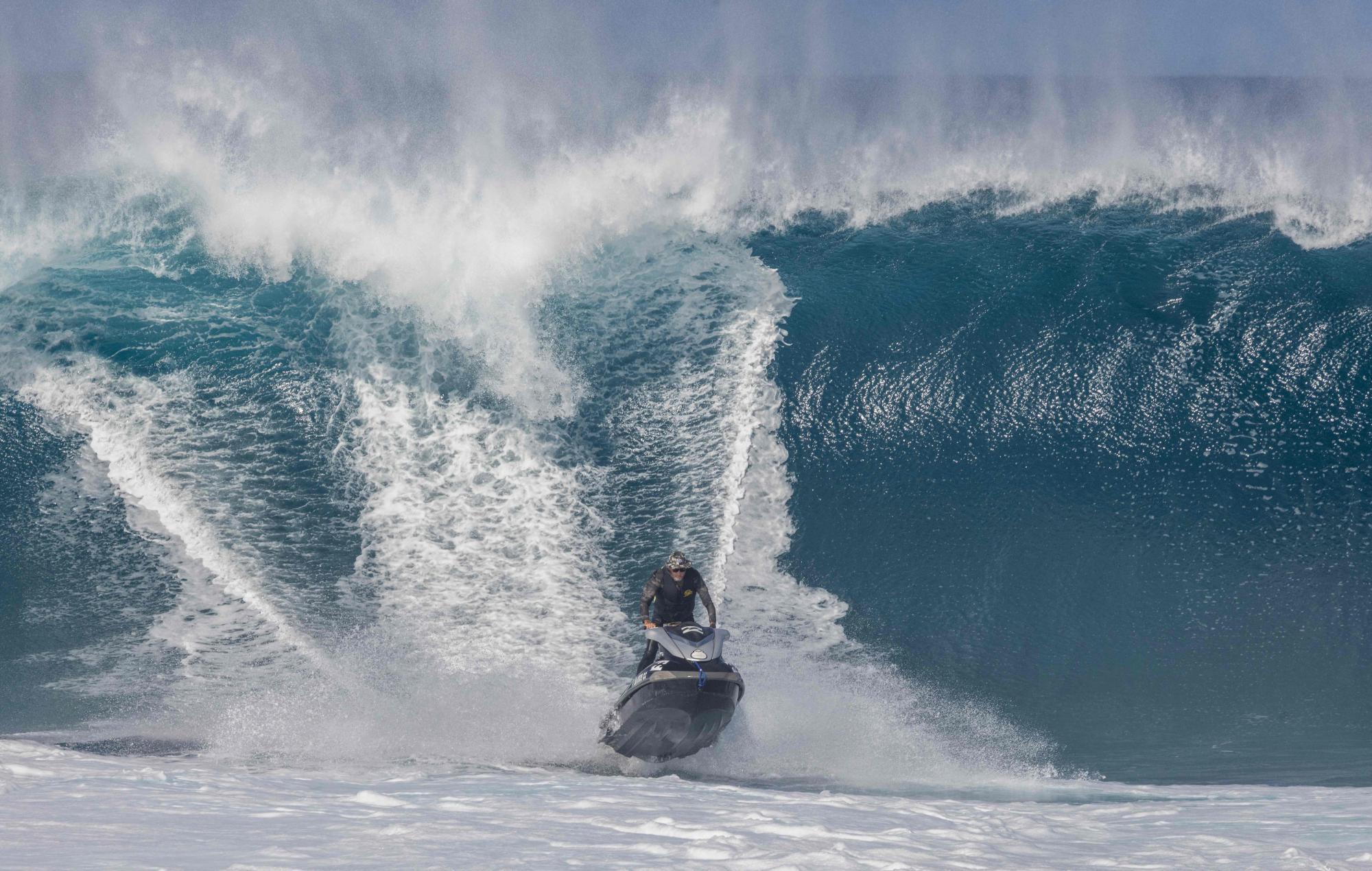 Tragična nesreča z vodnim skuterjem v Sydneyju: Umrl najstnik, prijatelj izgubil roko