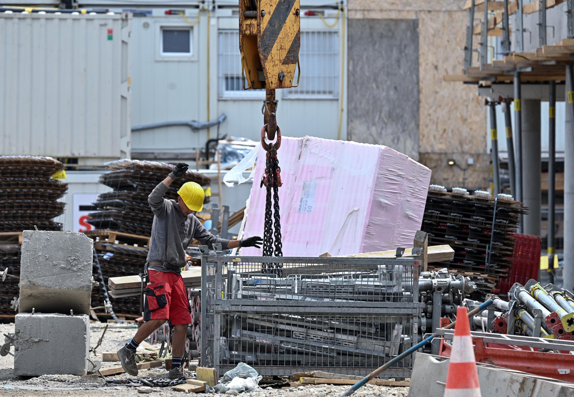 Finančna policija razkrila obsežne davčne in socialne prevare na gradbiščih