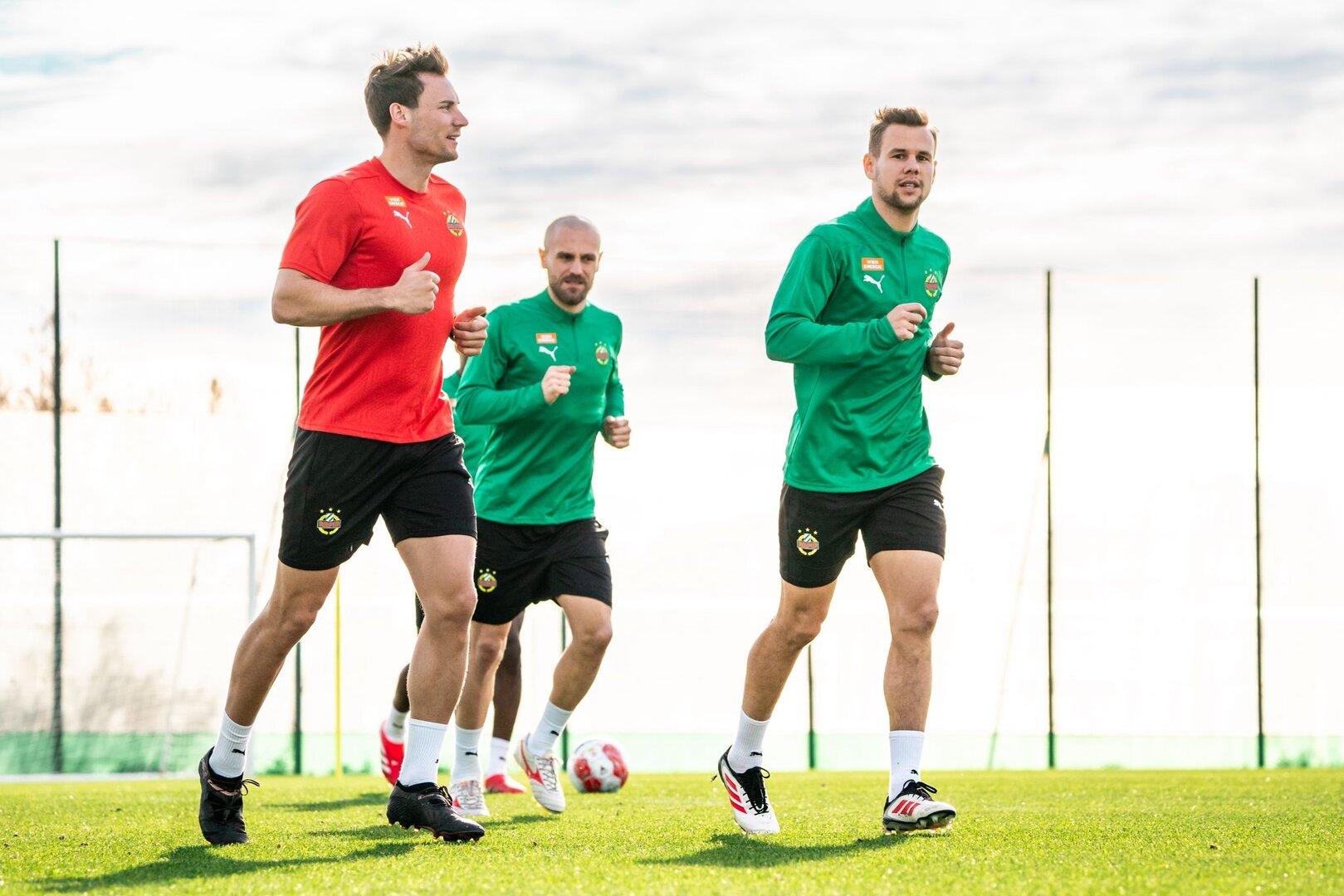 Rapid se krepi z igralci iz Gradiščanske, Prohaska se je moral obvezno postriči