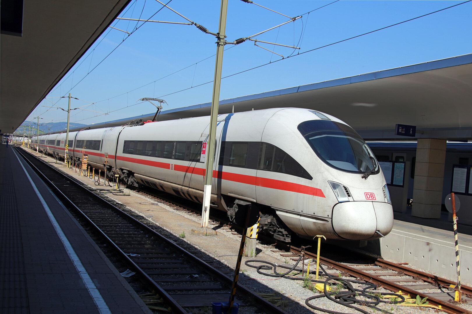 Deutscher ICE blieb mit 400 Passagieren im Tunnel Hadersdorf hängen