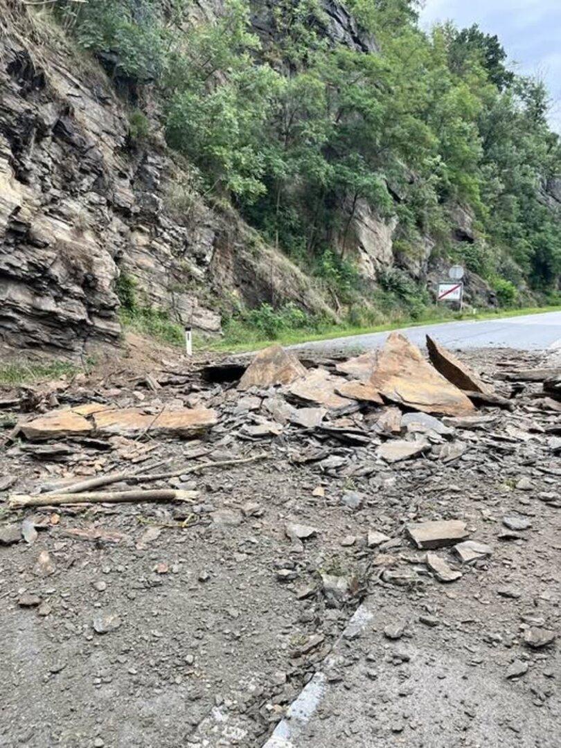 Kamptalska cesta zaprta zaradi skalnega podora, podobna situacija v Tirolski