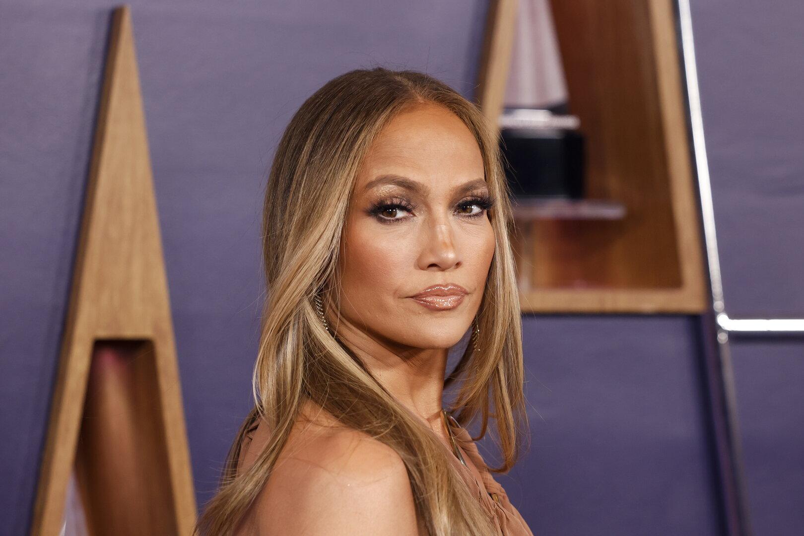 Jennifer Lopez verliert Rock bei Konzert in Warschau und reagiert humorvoll