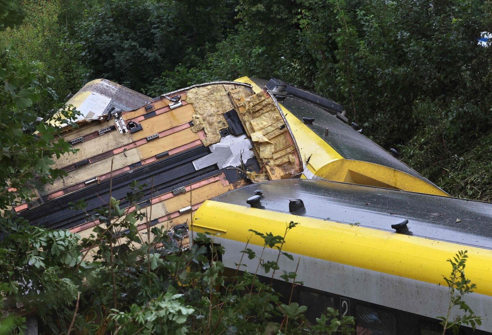 V prometnih nesrečah v Avstriji poškodovani osebi