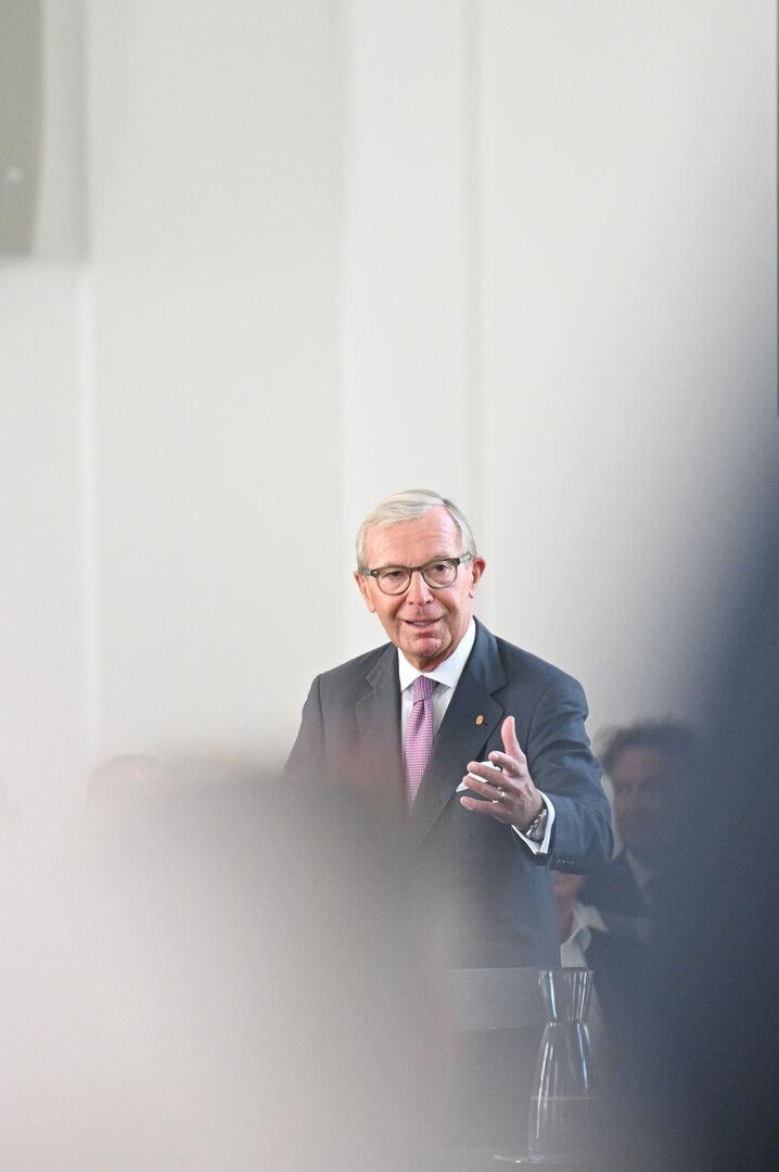 Wilfried Haslauer odprl odvetniško pisarno v Salzburgu