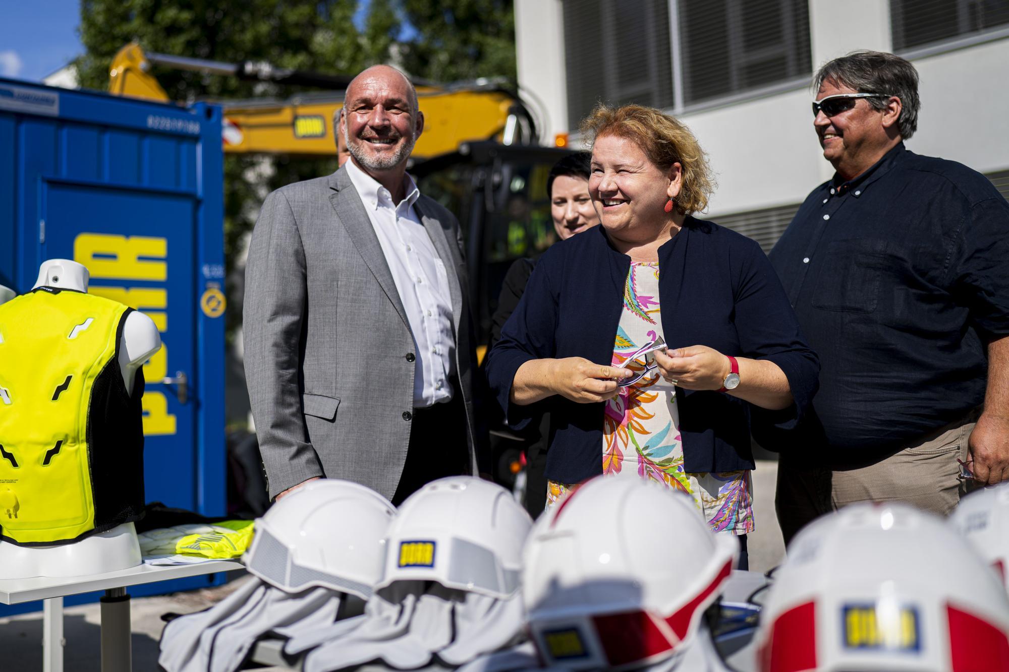 Avstrijska ministrica Schumann želi zaščititi delavce pred vročino z novo uredbo