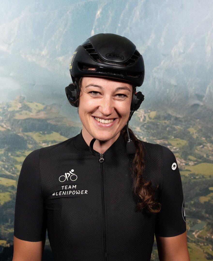 Wie Ultra-Radfahrerin Elena Roch den Männern das Hinterrad zeigt