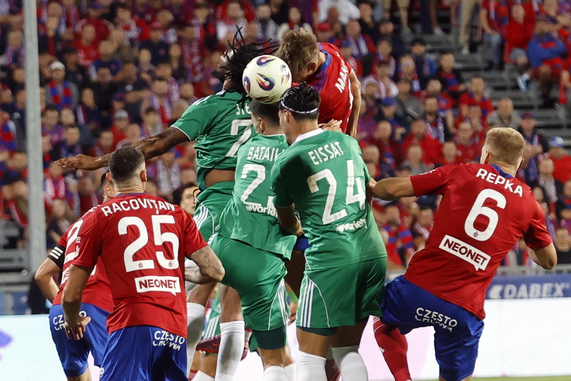 "Mörder seit 1939" - ein Transparent erhitzt die Gemüter