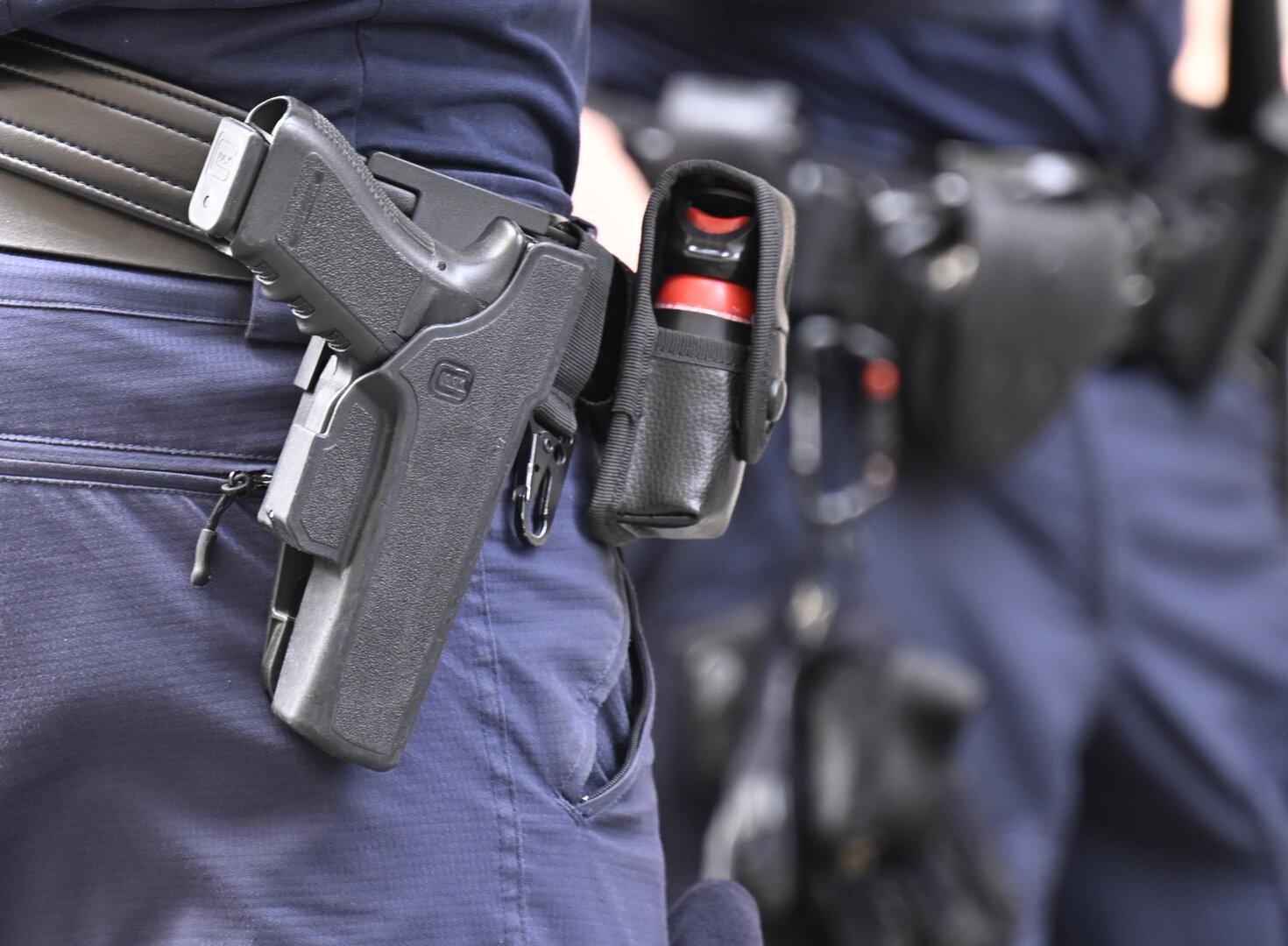 17 Polizisten unter Verdacht: Großrazzia bei eigenem Revier