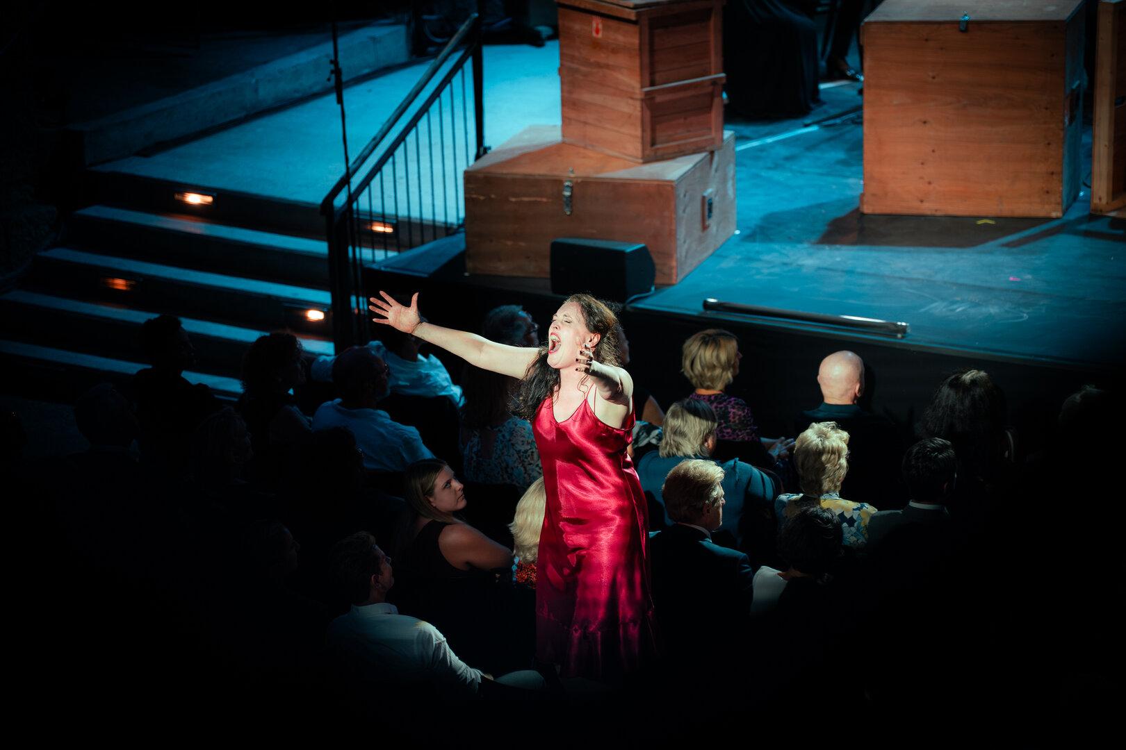 "La Traviata" in Graz: Violetta stirbt im Zuschauerraum