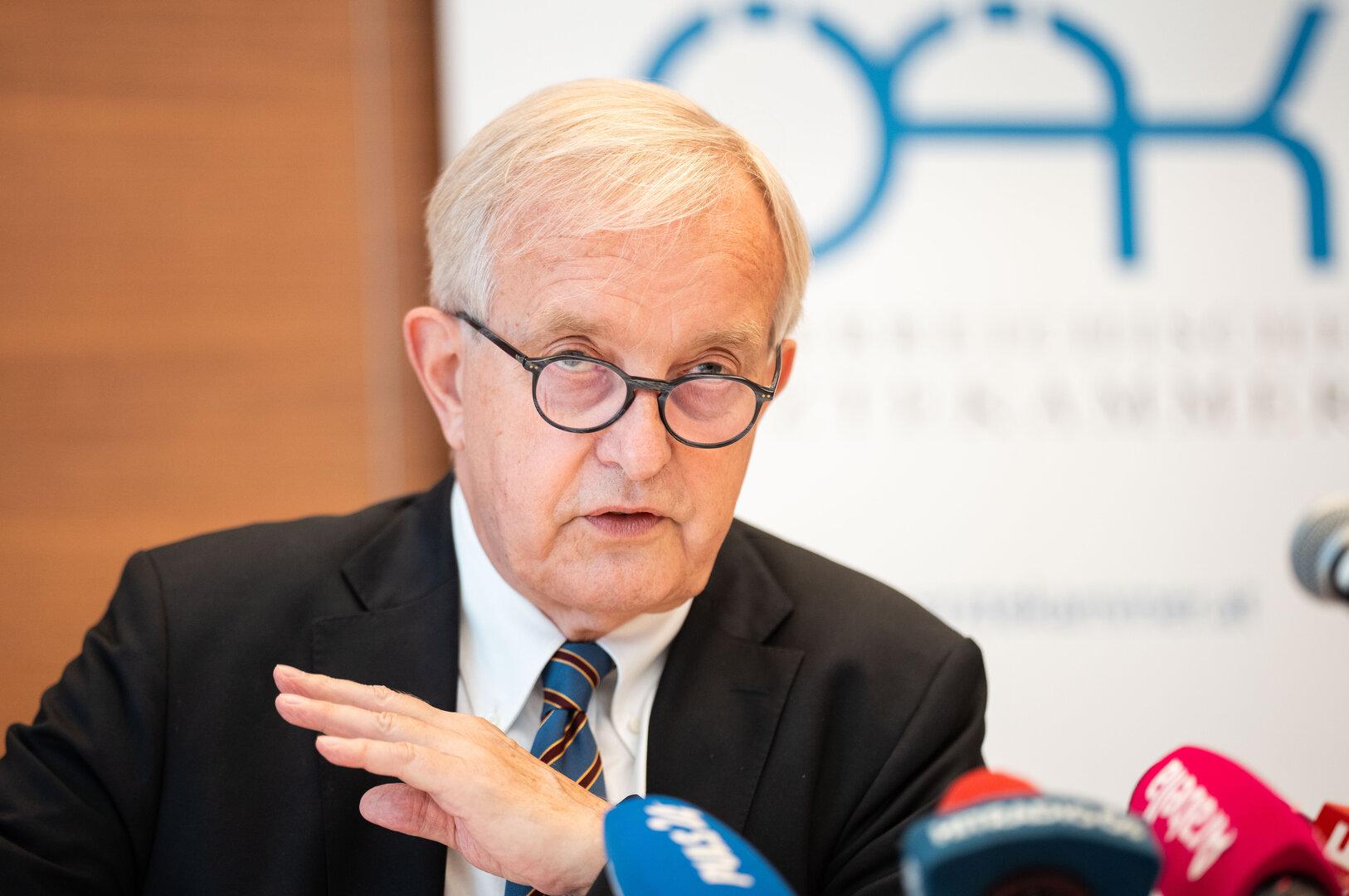 Misstrauensantrag: Ärztekammer-Präsident Steinhart
