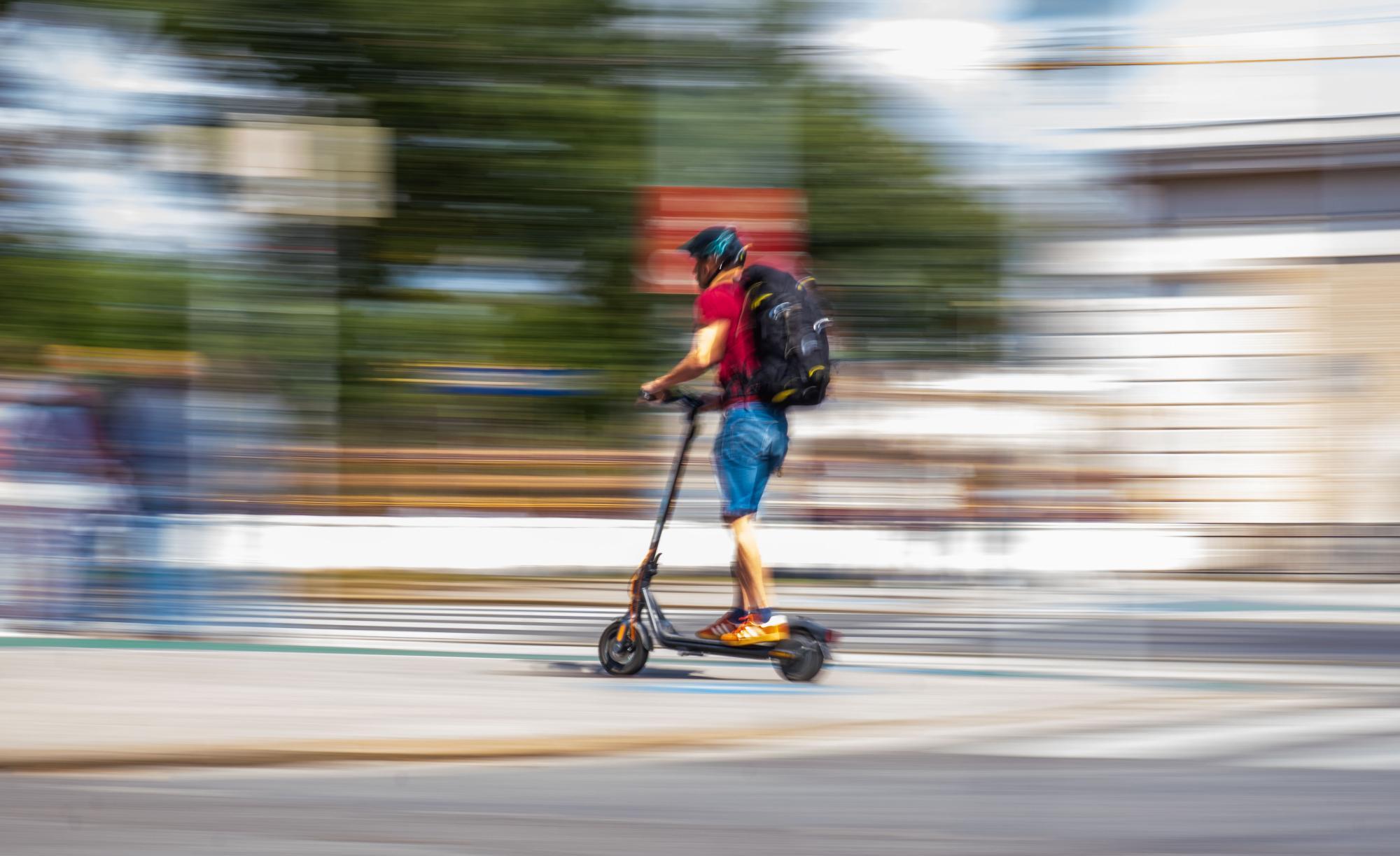 Polizeiaktion: E-Scooter mit 150 km/h aus dem Verkehr gezogen