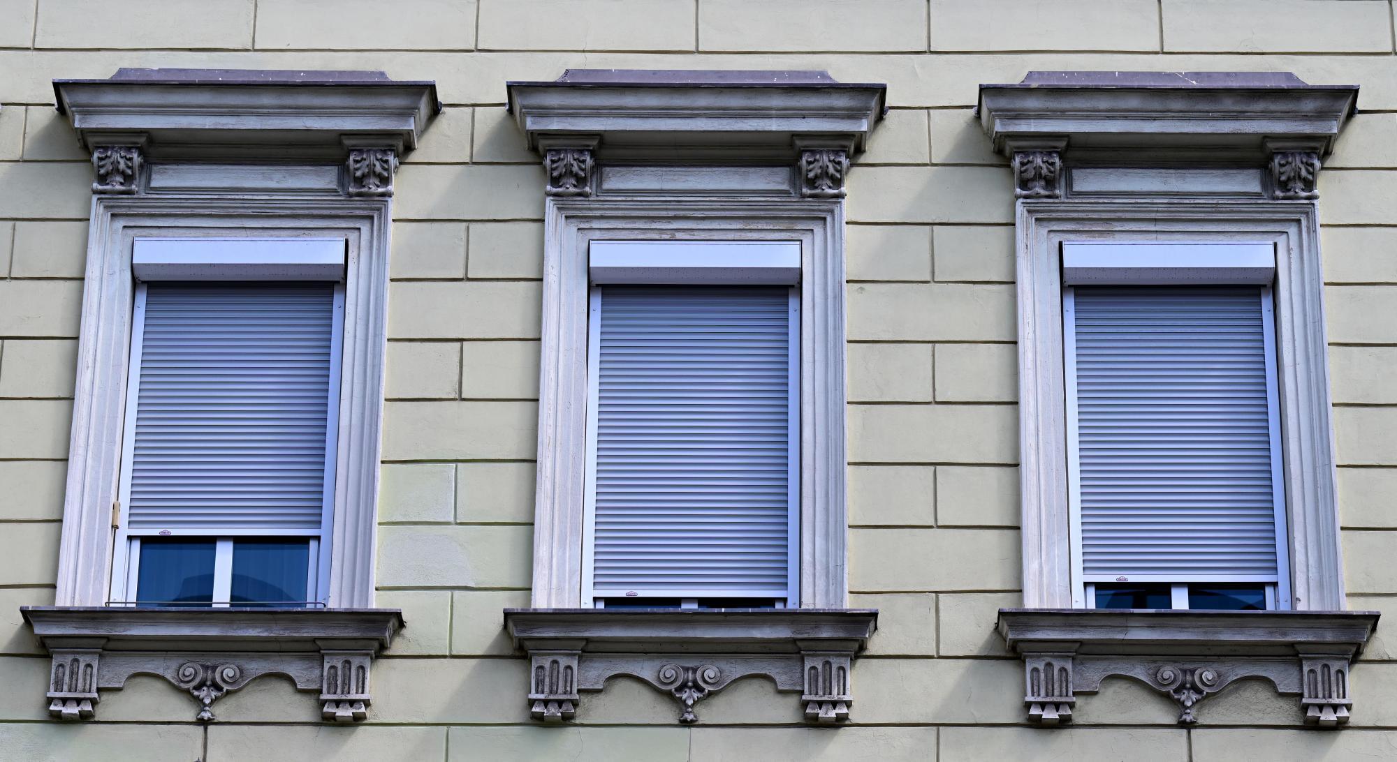 17-letnica padla iz hotelske sobe v Vöcklabrucku: priča slišala klic na pomoč