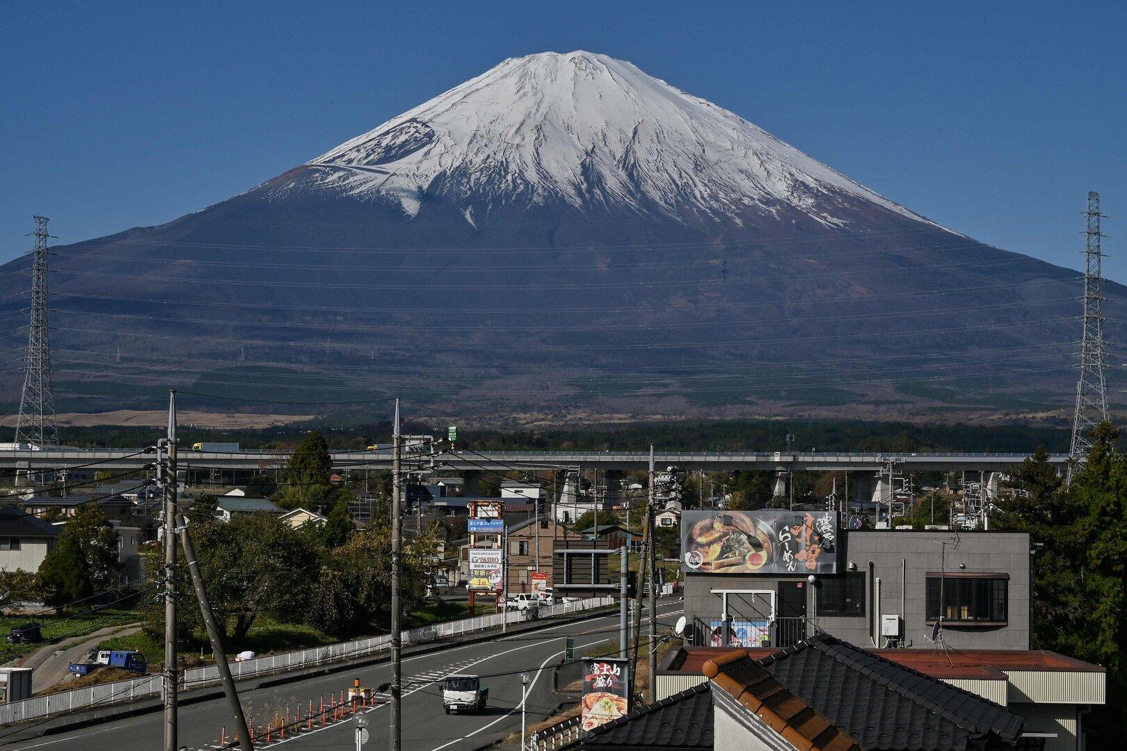 Rekord trotz Herzproblemen: 102-jähriger Japaner besteigt Fuji