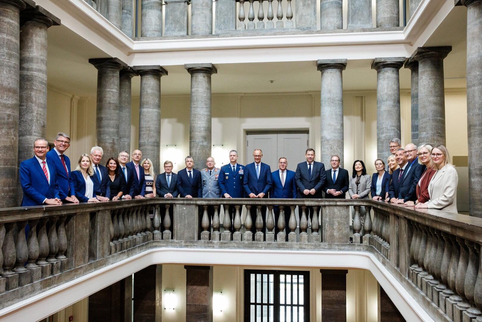 Nemška vlada sprejela zakon o novem vojaškem roku, ki sprva temelji na prostovoljstvu