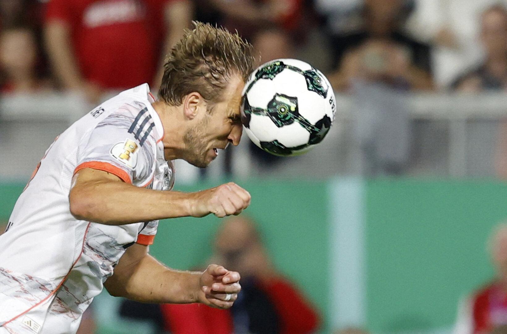 Sieg in der Nachspielzeit: Der FC Bayern zittert sich in die 2. Cup-Runde