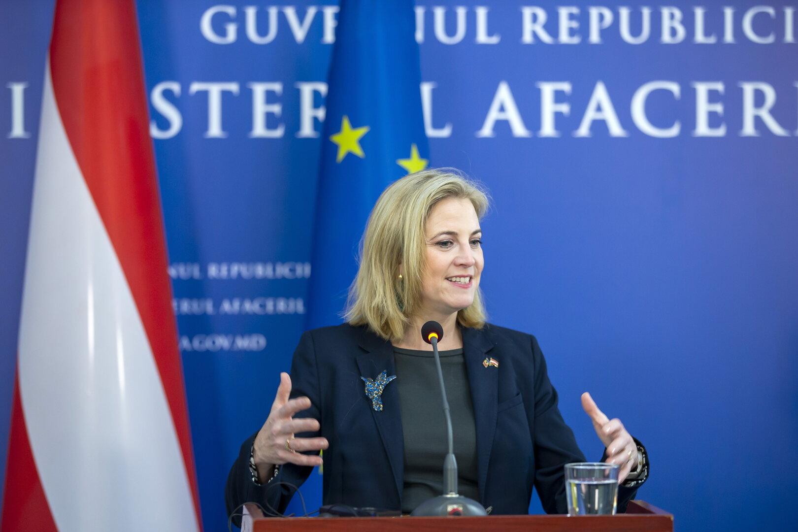 Sicherheitsstrategie: Wie die Neos Bürger ins Boot holen wollen