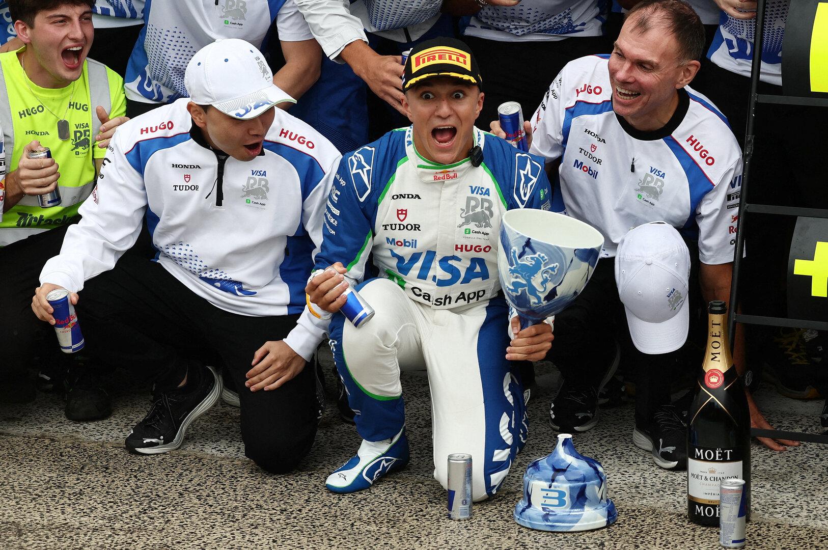 Zu euphorisch: Hadjar zerstört nach erstem F1-Podium seinen Pokal