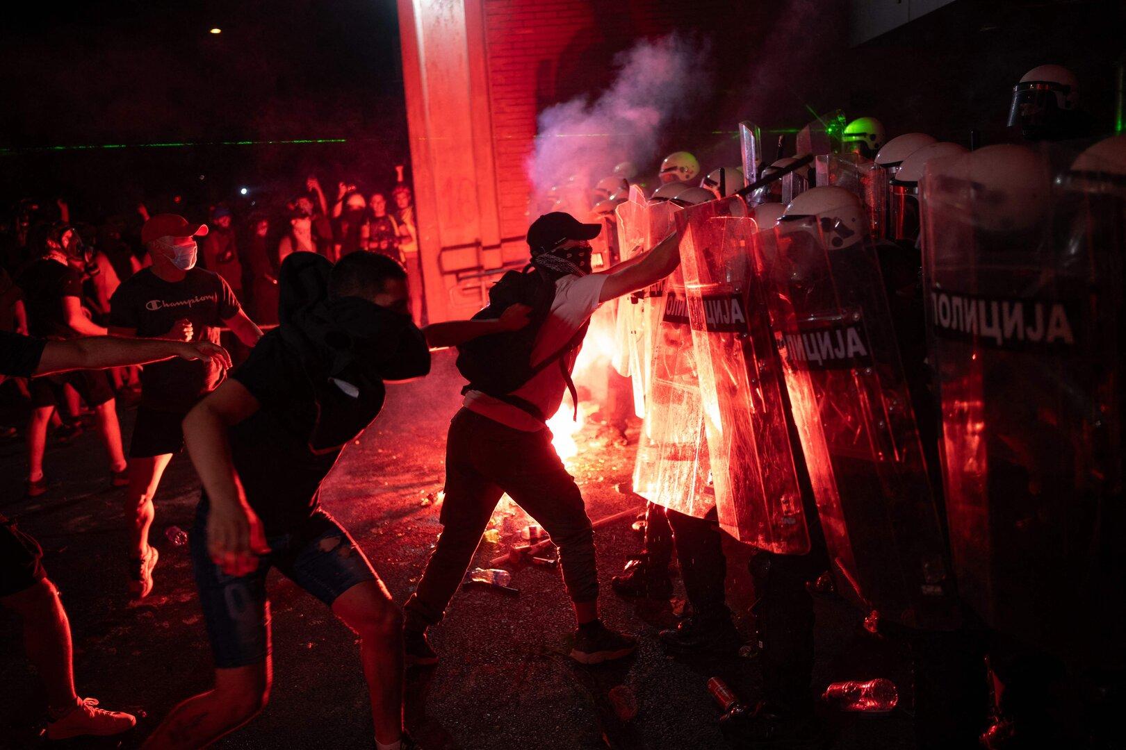 Erneut gewaltsame Proteste in Serbien