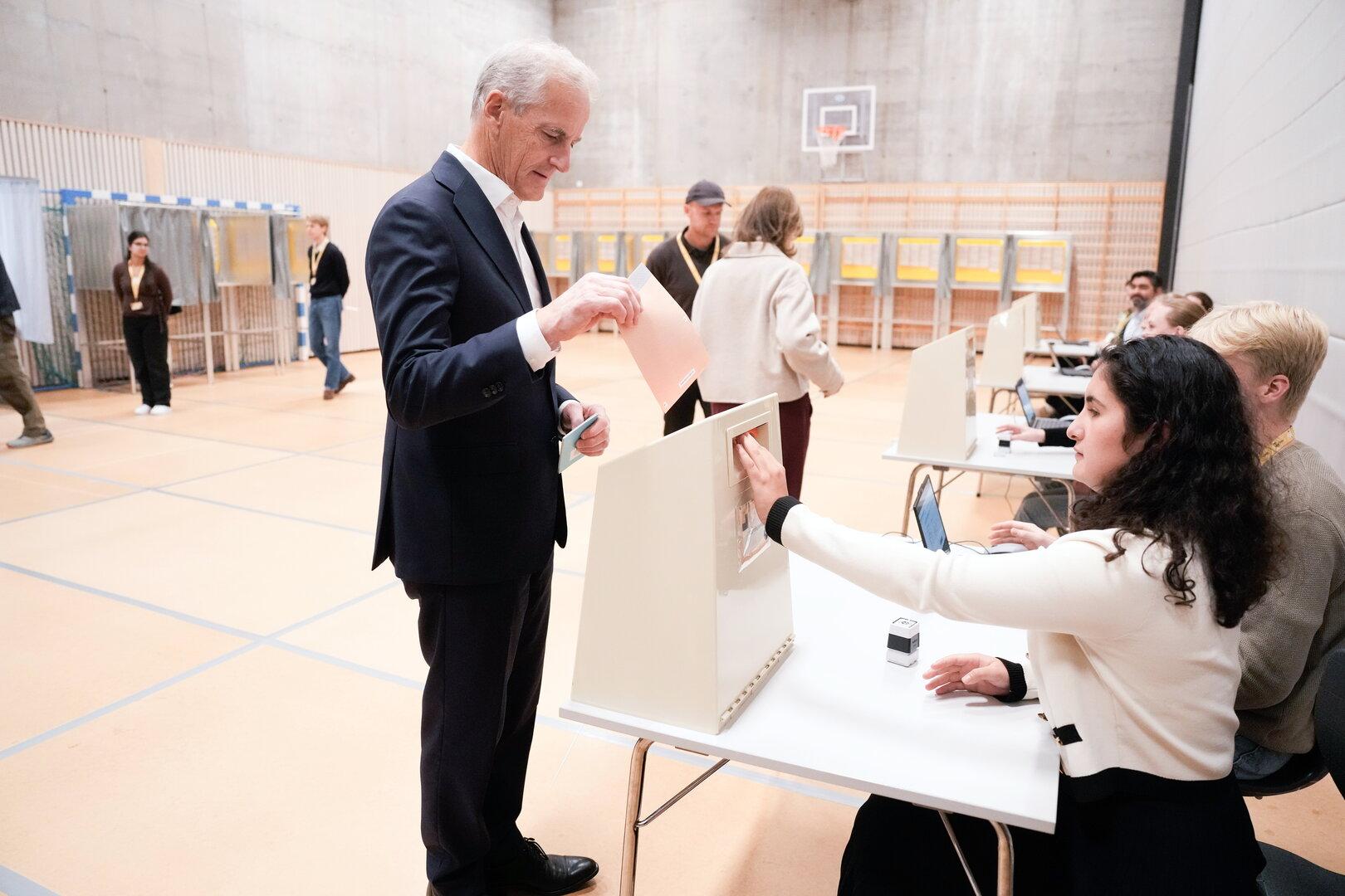 Parlamentswahl in Norwegen: Sozialdemokraten laut Prognosen vorne