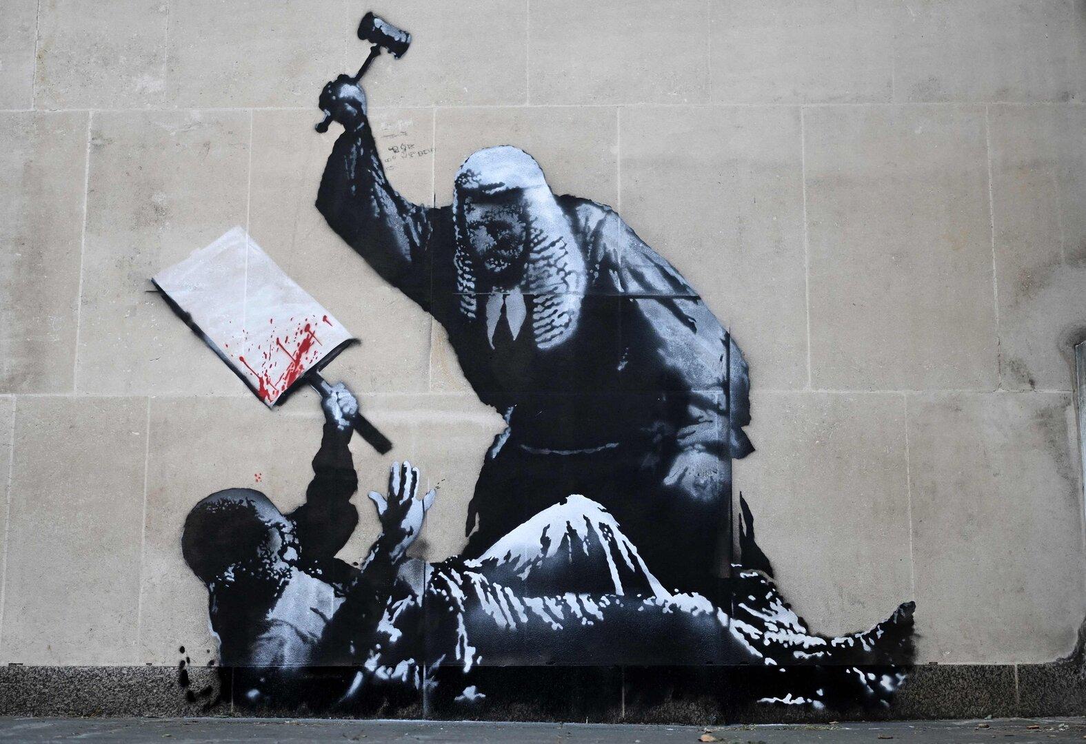 Richter schlägt auf Demonstranten ein: Banksy-Werk wird entfernt