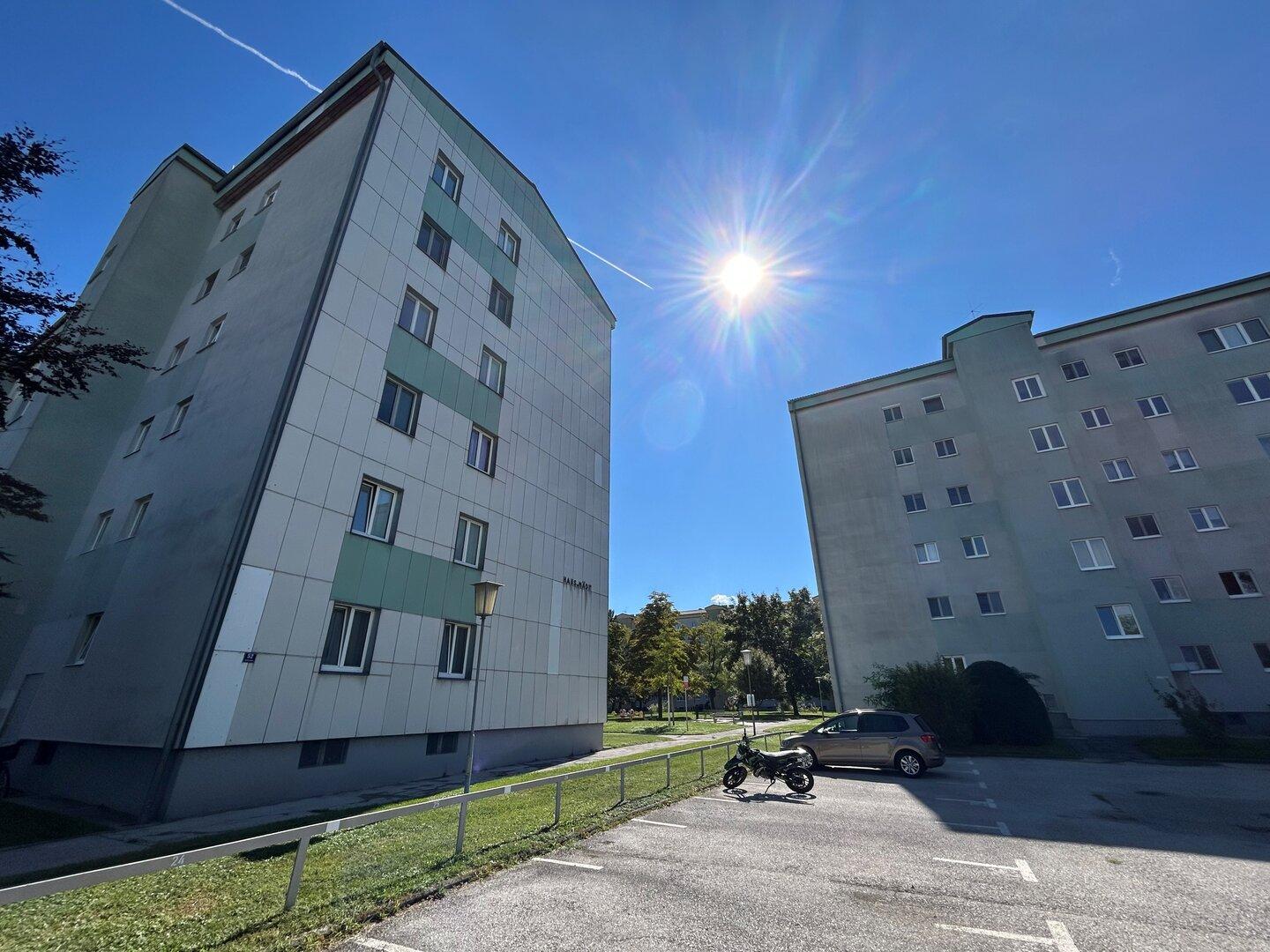 Wiener Neustadt večinsko odločil o delni prodaji občinskih stanovanj