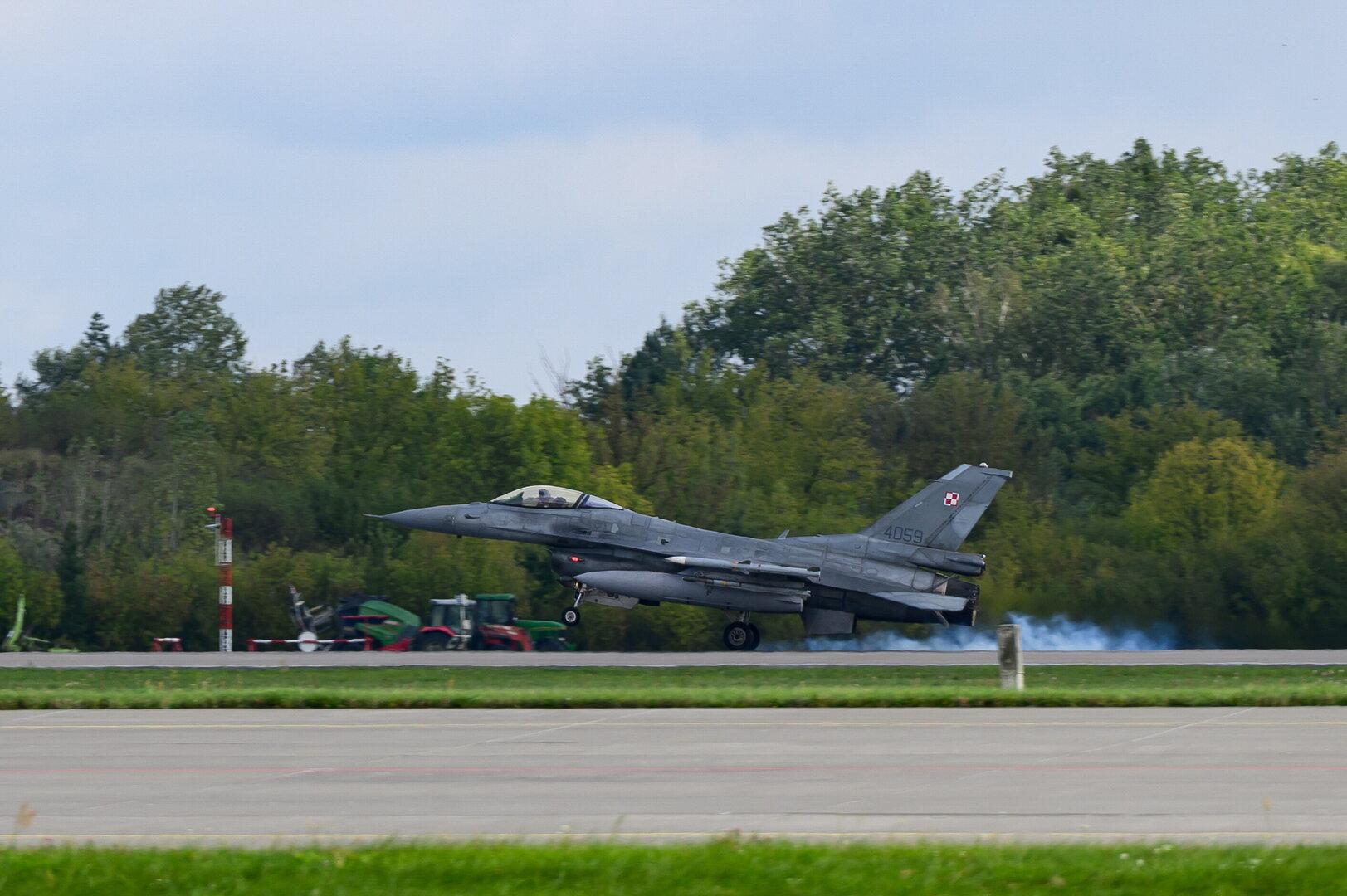 Poljska vojska dvignila bojna letala zaradi ruskih napadov v zahodni Ukrajini