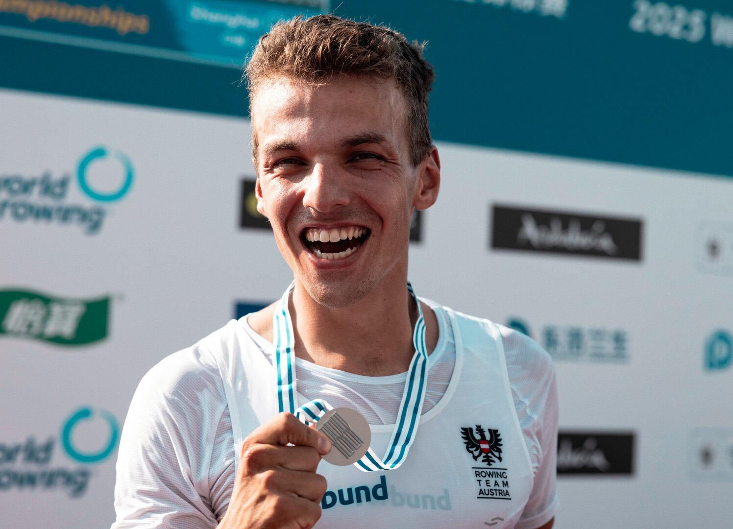 Julian Schöberl osvojil srebrno medaljo na svetovnem prvenstvu v veslanju