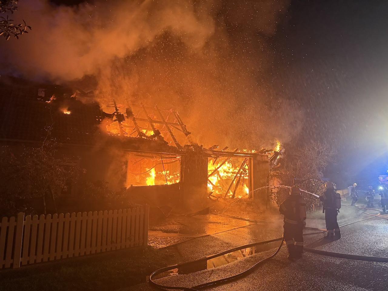 Großeinsatz im Burgenland: Ehepaar aus brennendem Haus gerettet