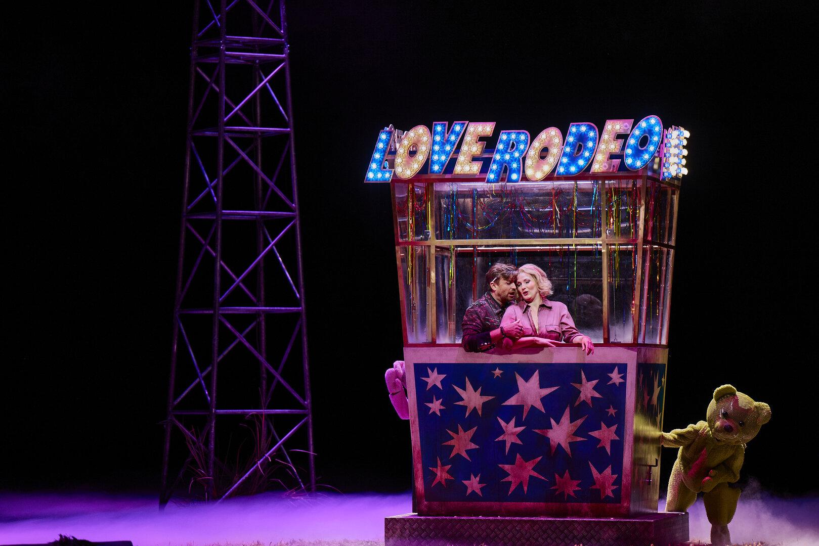 "Verkaufte Braut" in der Staatsoper: Plüschbärenballett mit Riesenbratwurst (und Kren)